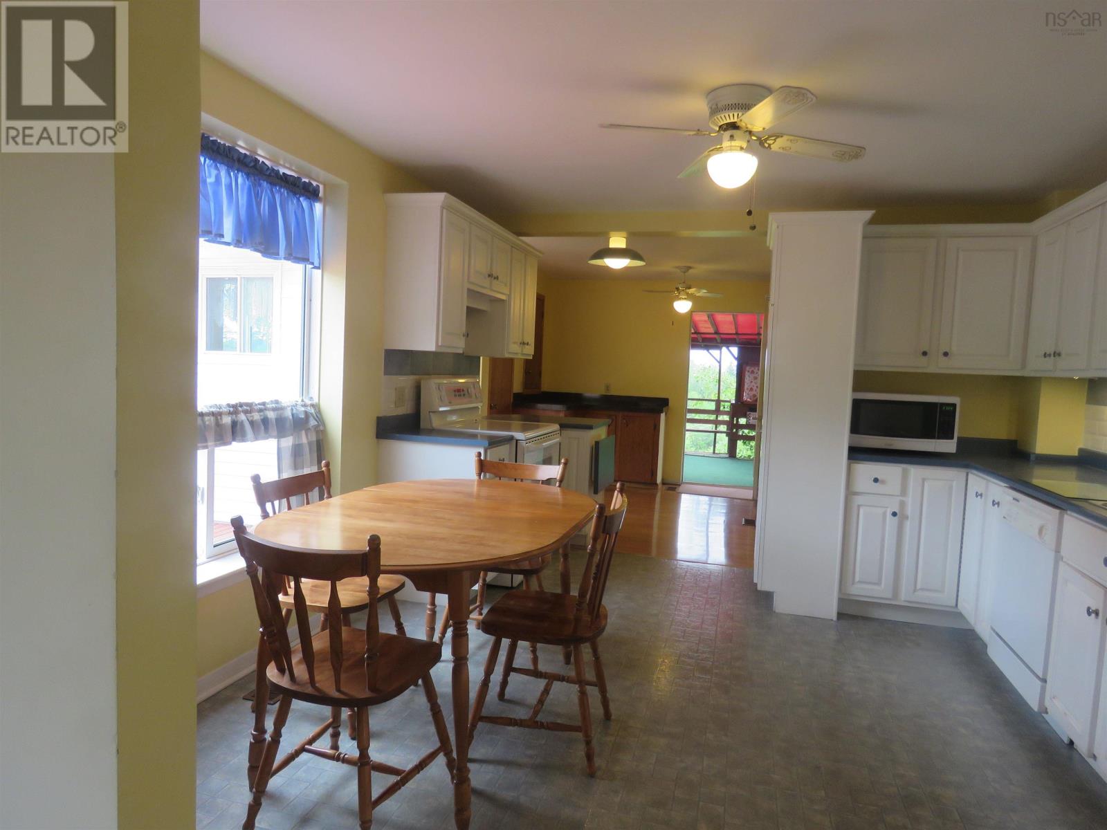 2274 South Main Street Property Photo 16