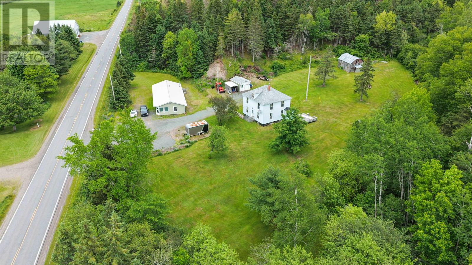1980 Highway 7 Property Photo 1