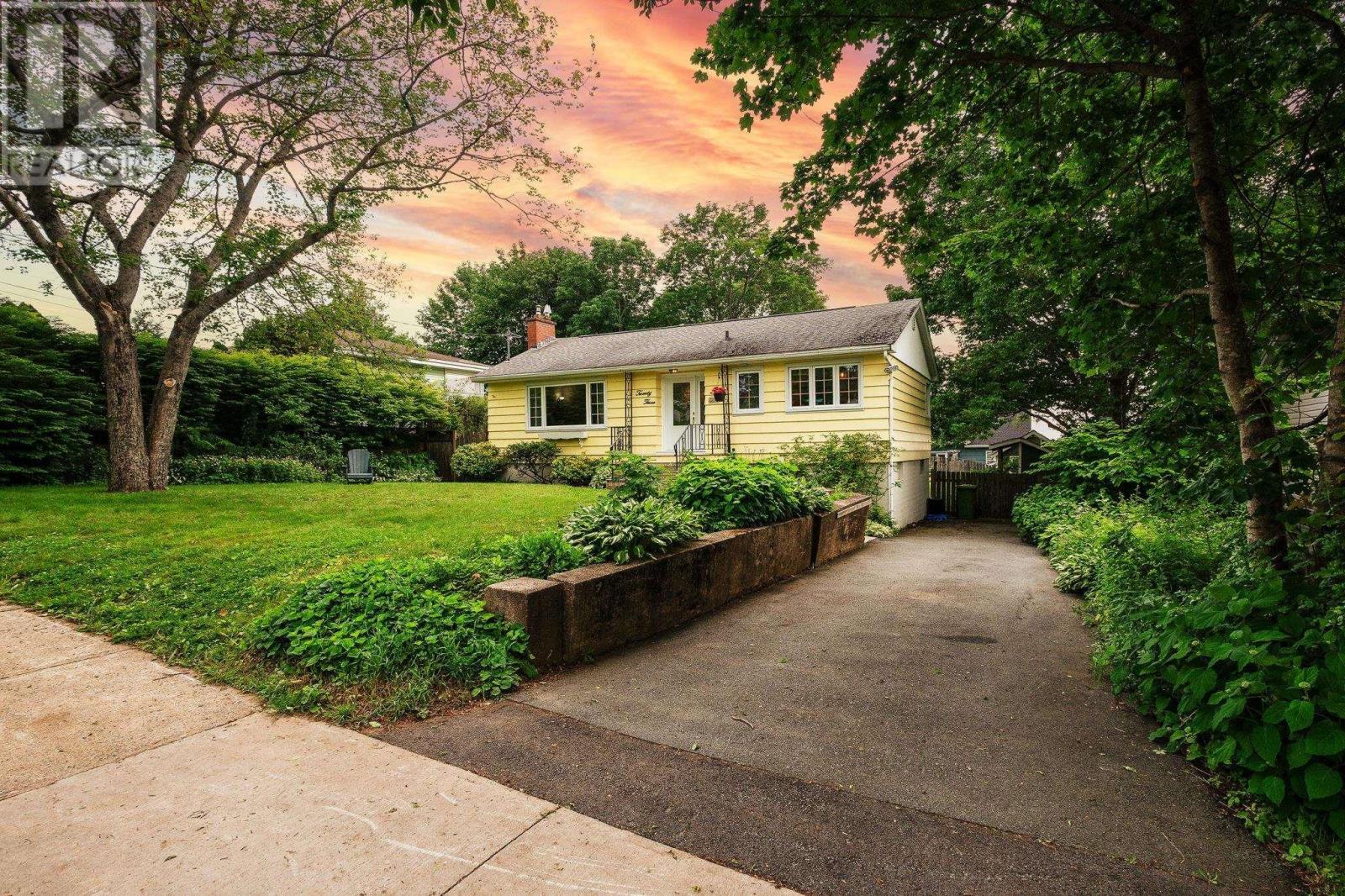 23 Brigadoon Ave