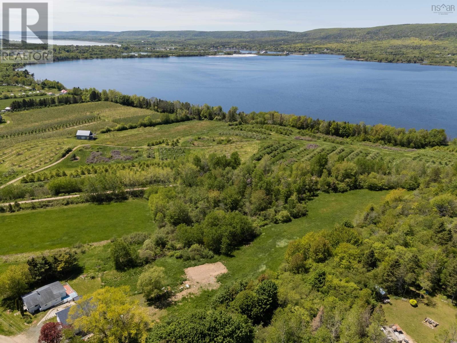 Highway 201 Property Photo 4