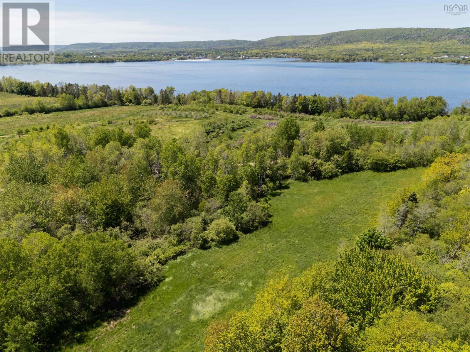 Highway 201 Property Photo 11