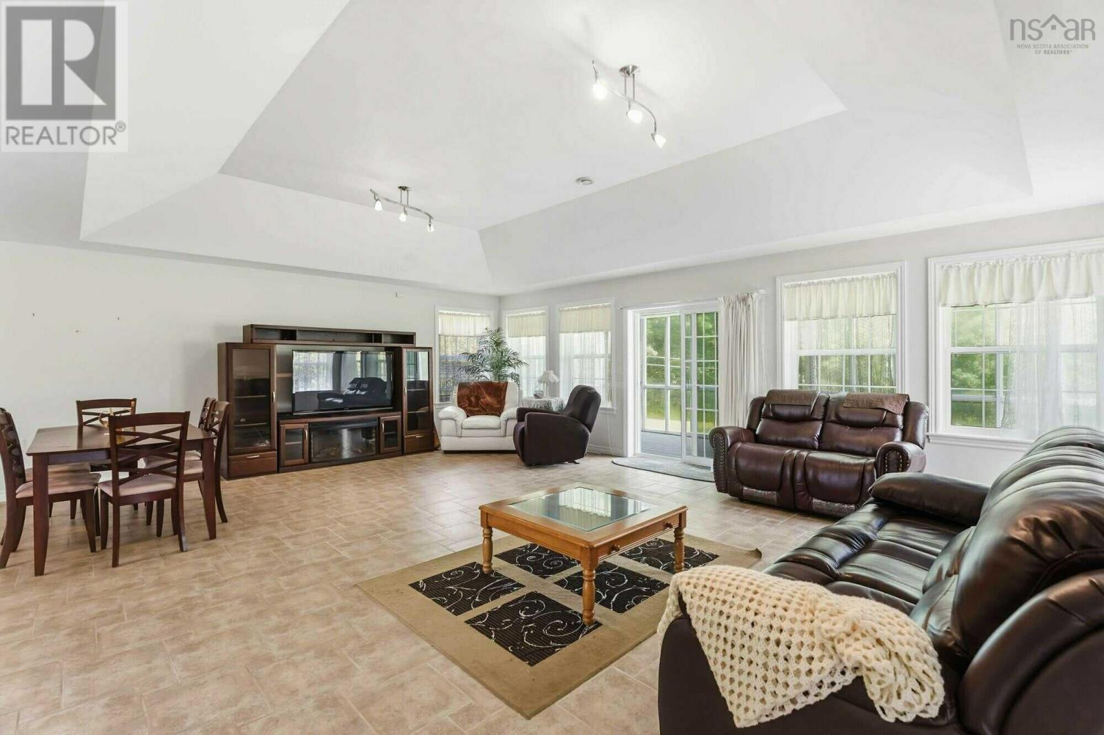 15 Deer Haven Drive Property Photo 3