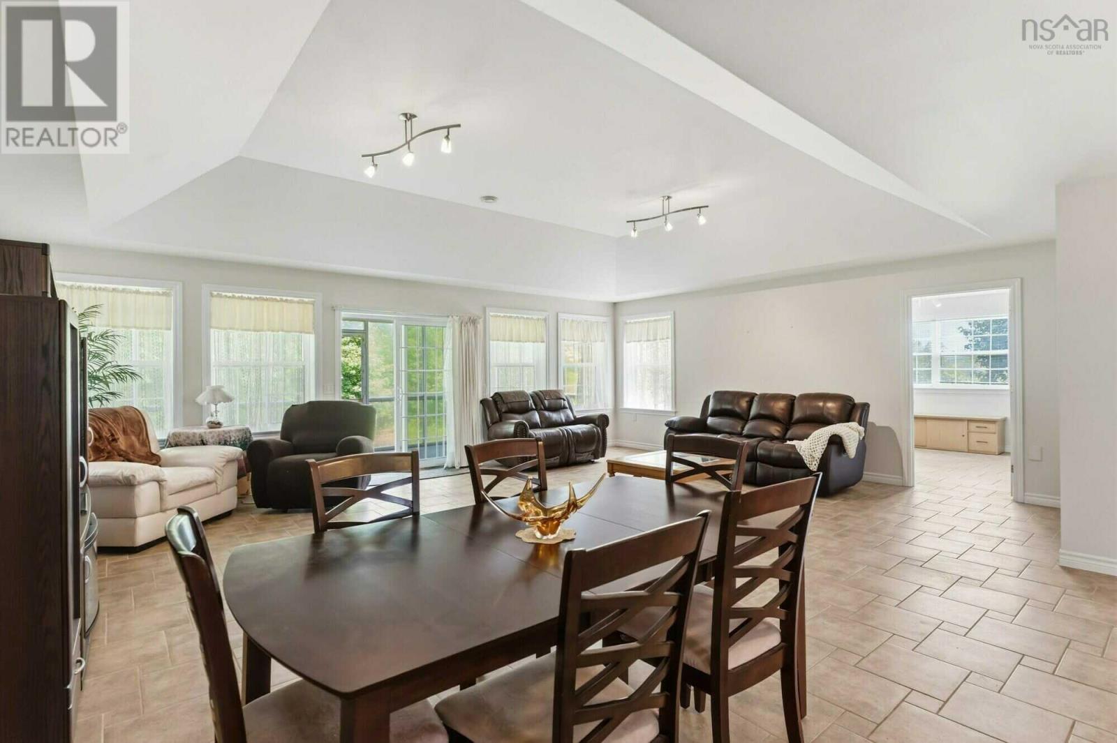 15 Deer Haven Drive Property Photo 4