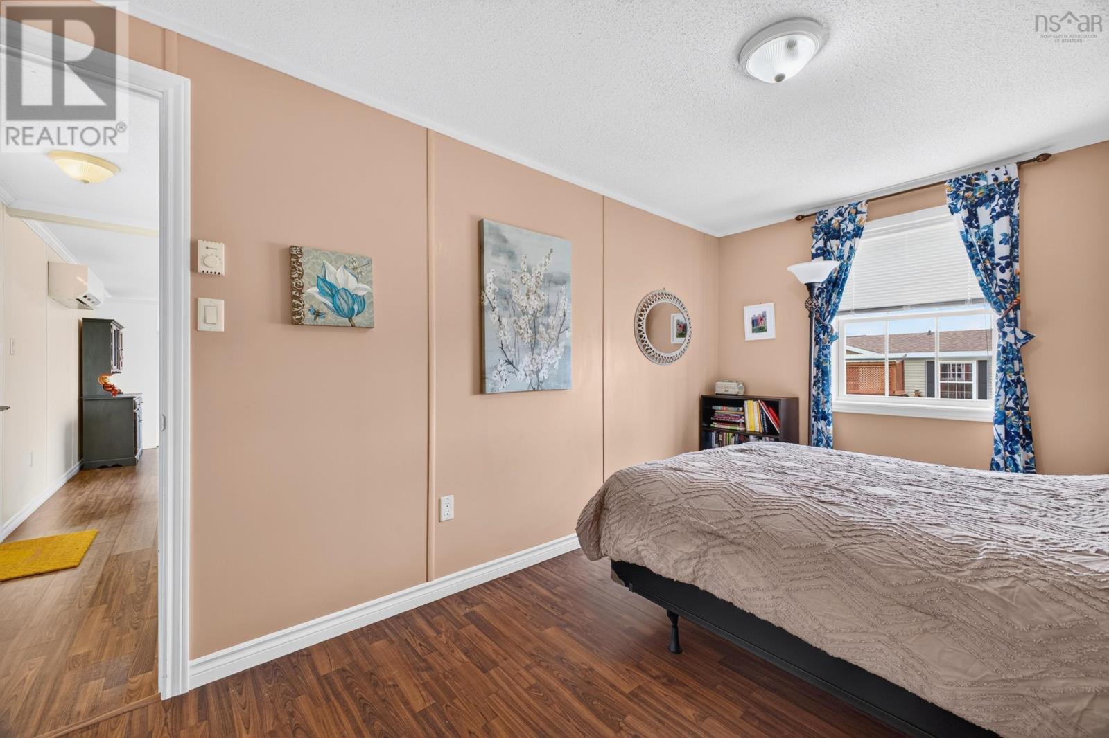 1047 Glen Forest Drive Property Photo 17