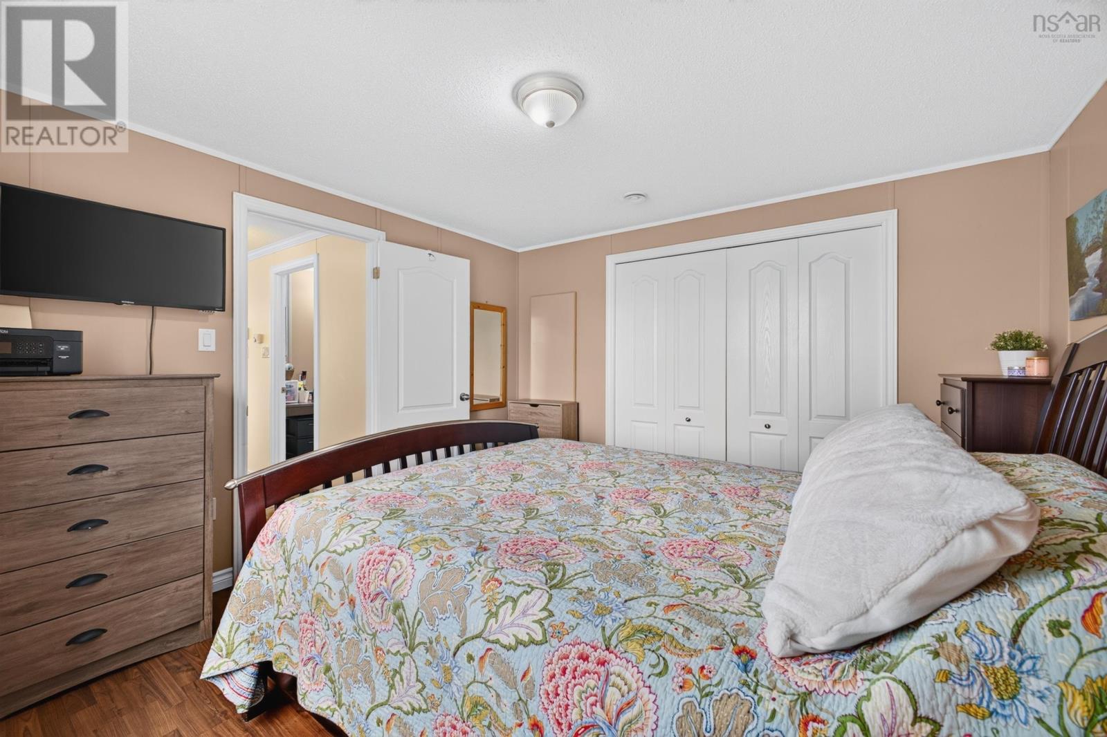1047 Glen Forest Drive Property Photo 22