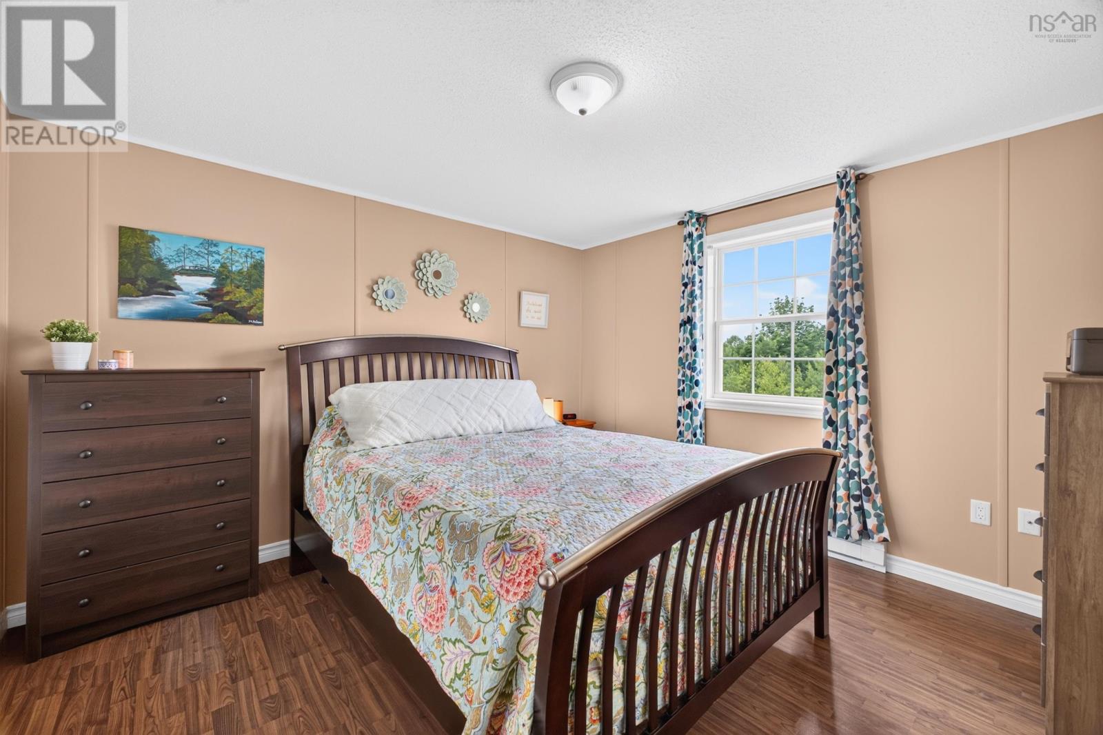 1047 Glen Forest Drive Property Photo 24