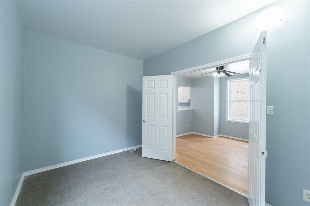 558 Langside Street Property Photo 12