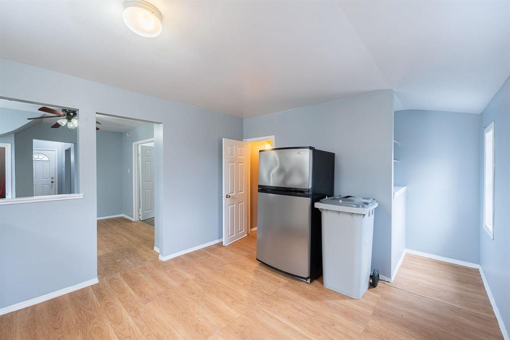 558 Langside Street Property Photo 14
