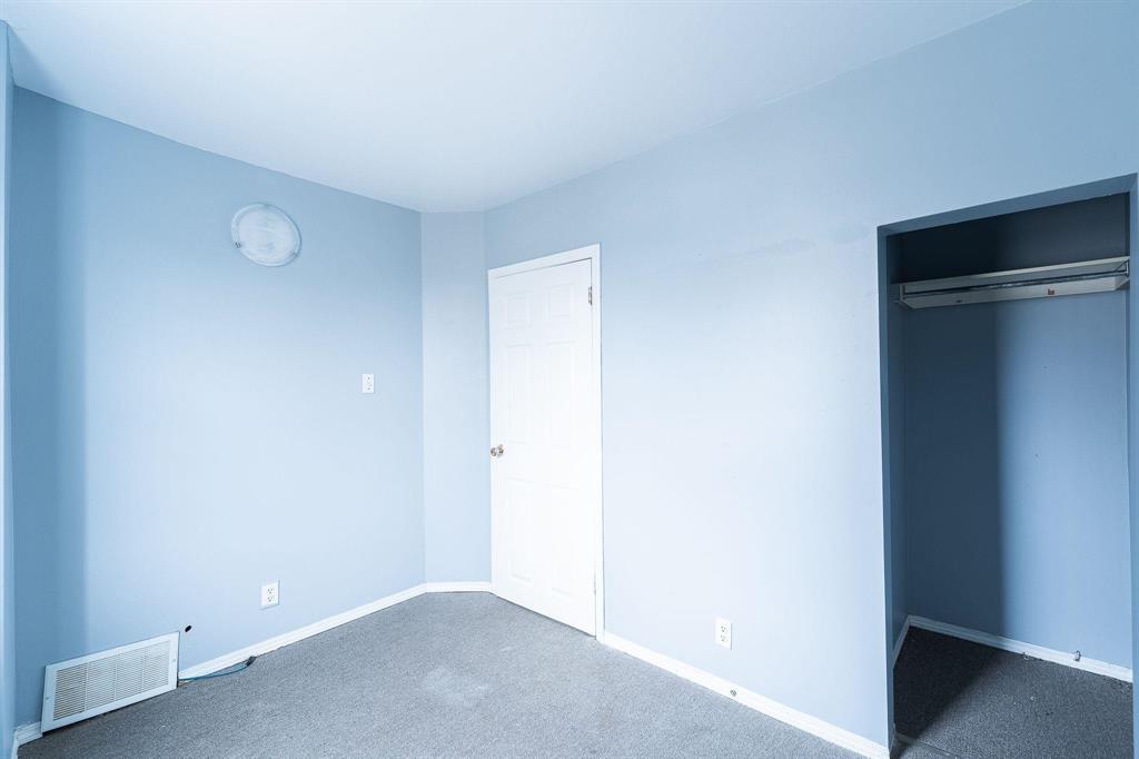 558 Langside Street Property Photo 20