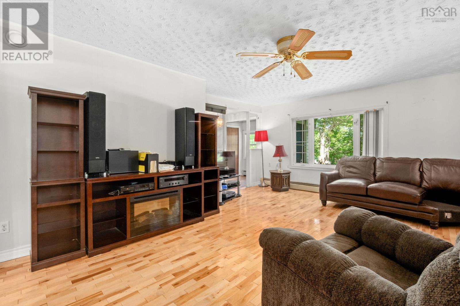 161 Lakeview Road Property Photo 7