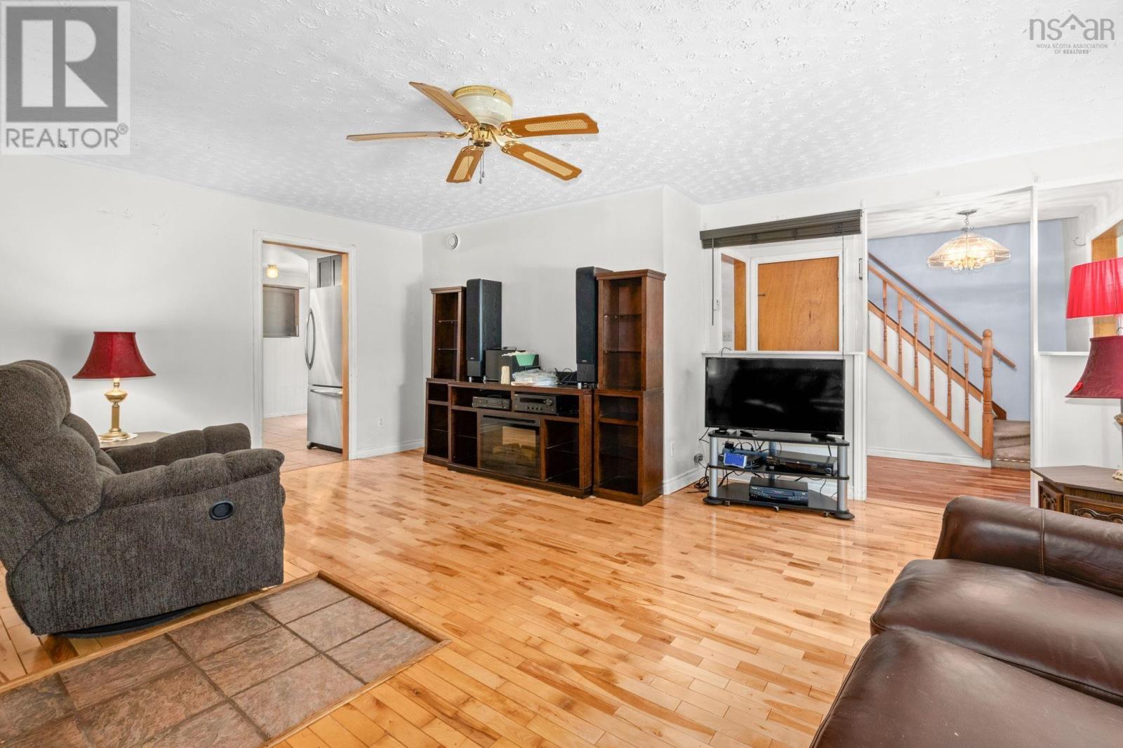 161 Lakeview Road Property Photo 8