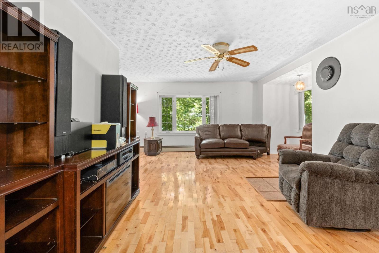 161 Lakeview Road Property Photo 9