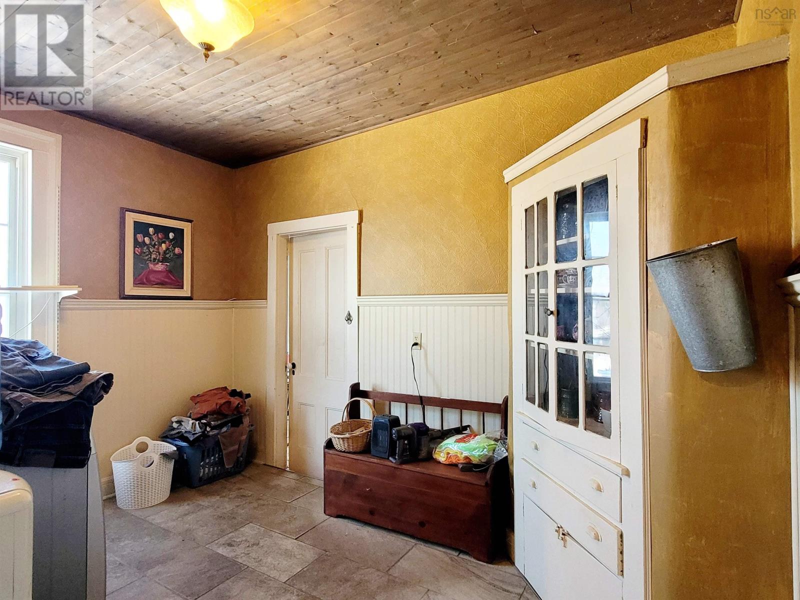 221 Highway 8 Property Photo 14