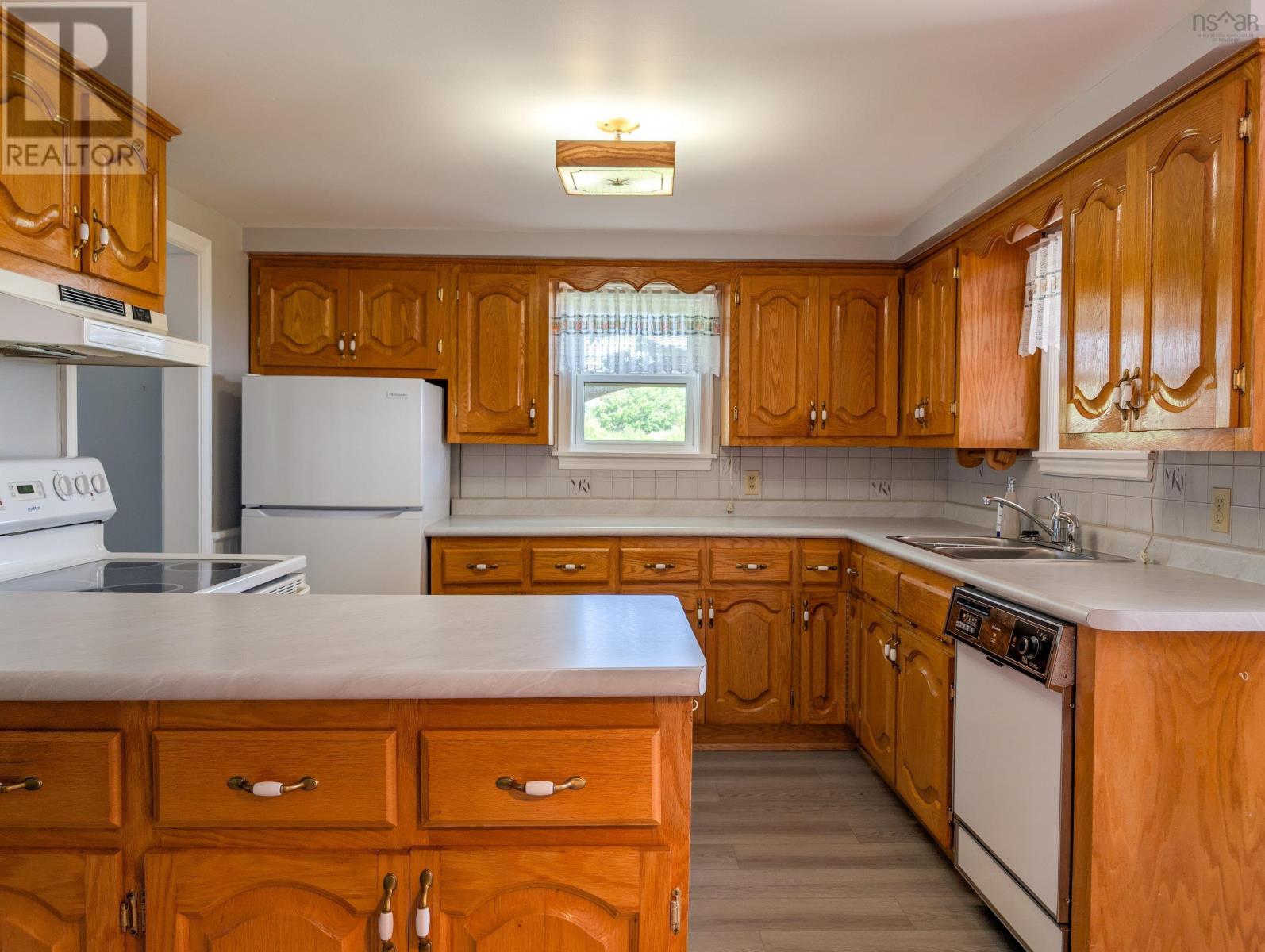1878 Granville Road Property Photo 20