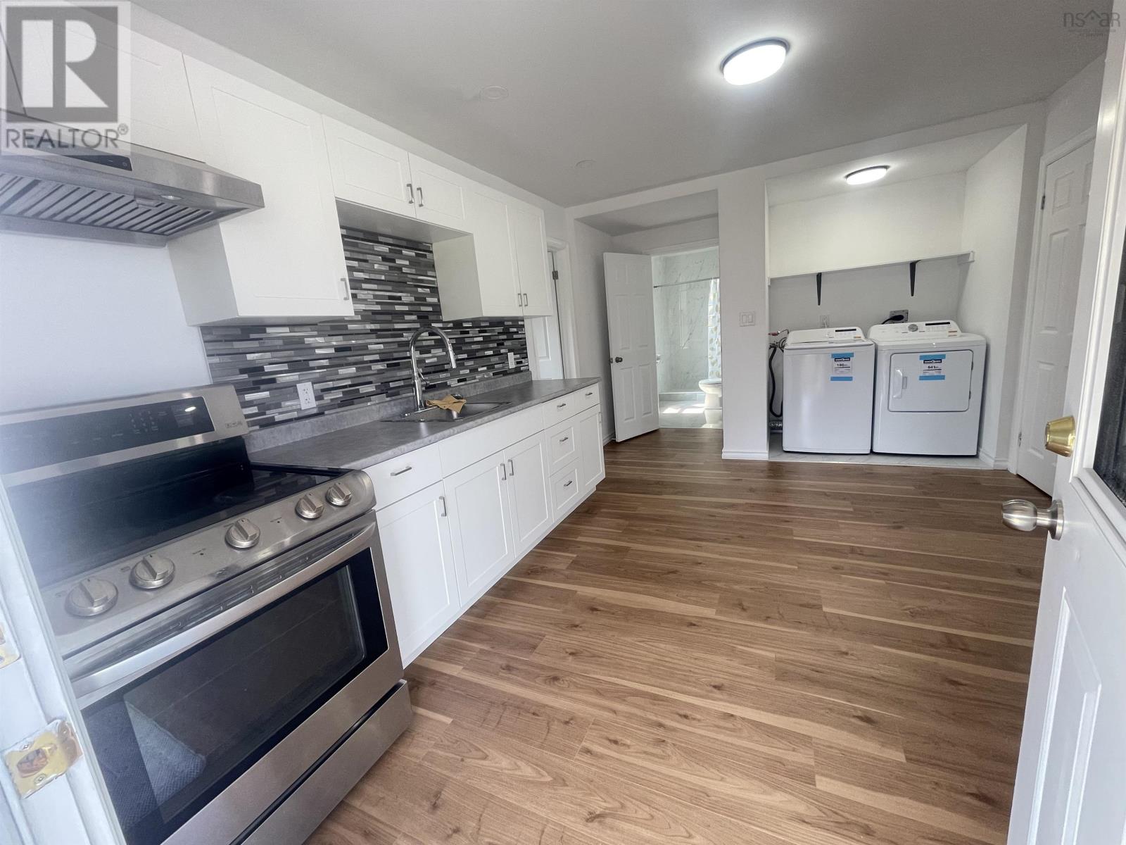 30 Wesley Street Property Photo 8
