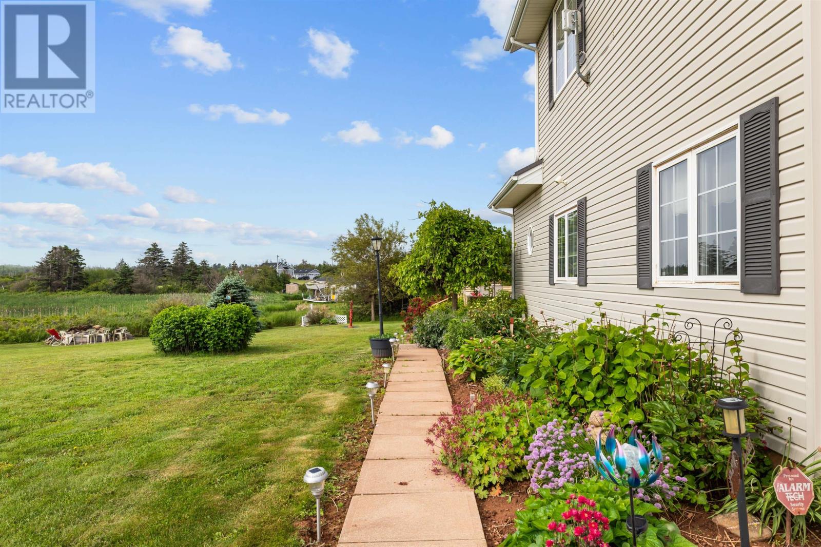 16 Wild Rose Lane Property Photo 3