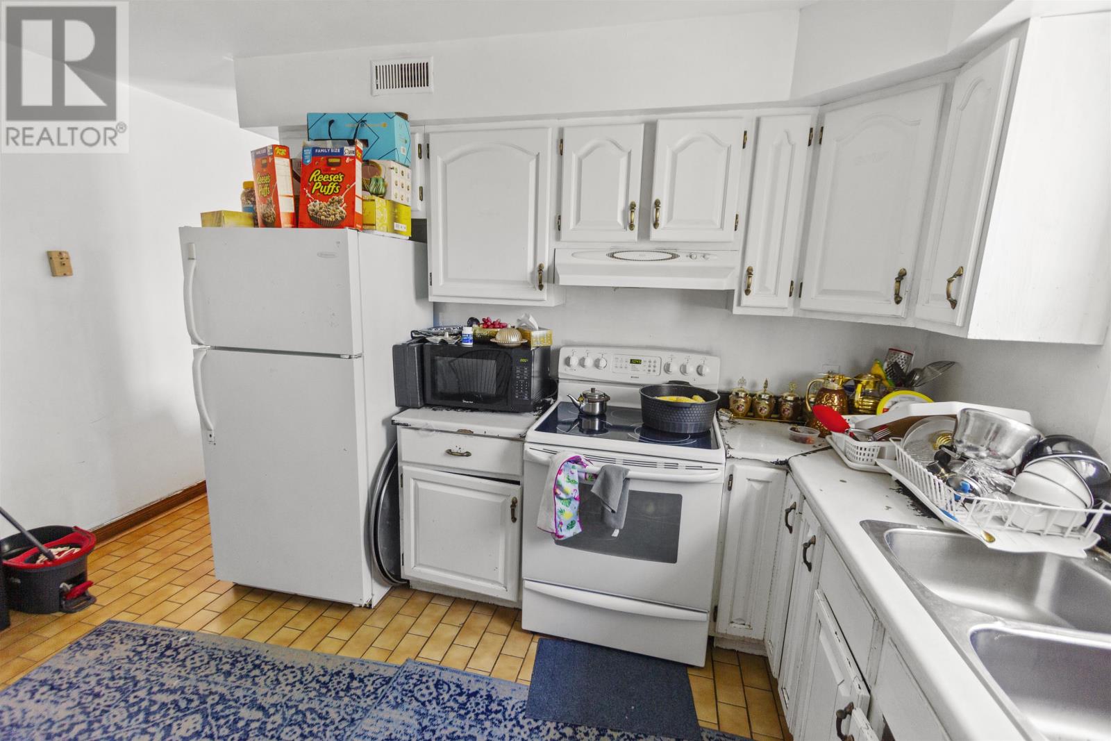 609-611 Queen Street Property Photo 8