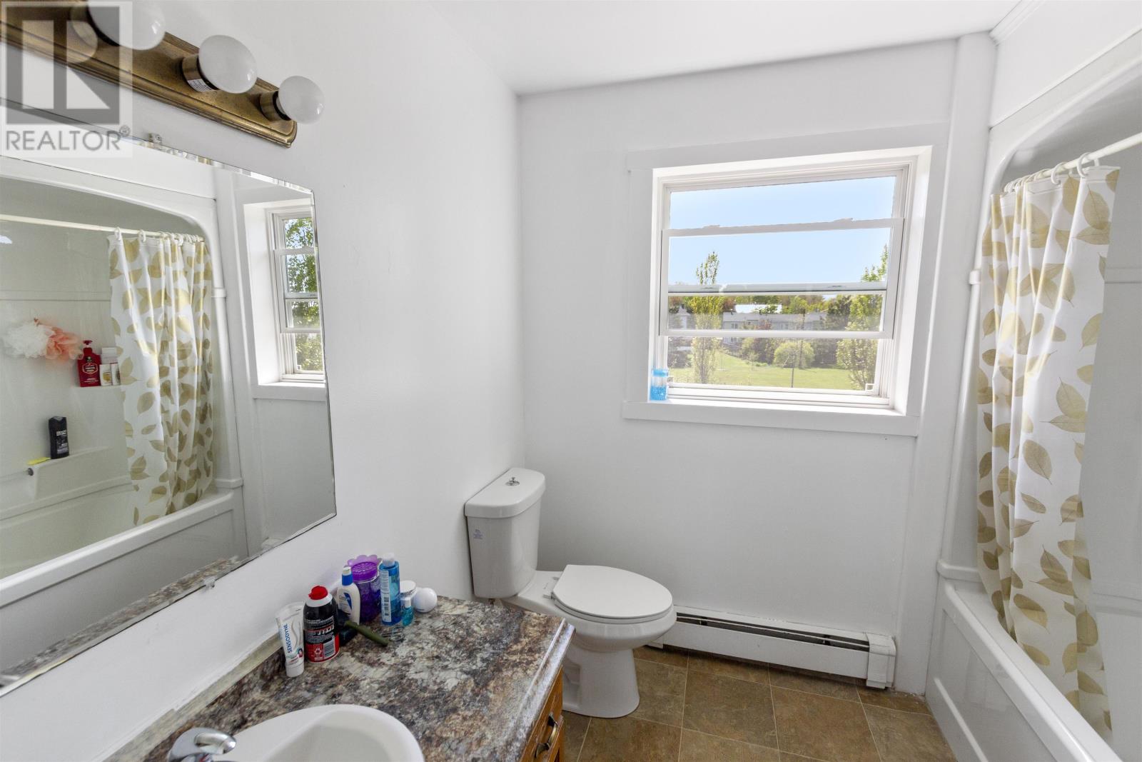 609-611 Queen Street Property Photo 20