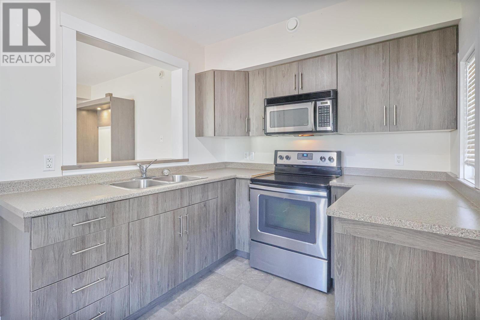 55 Longworth Avenue Property Photo 7