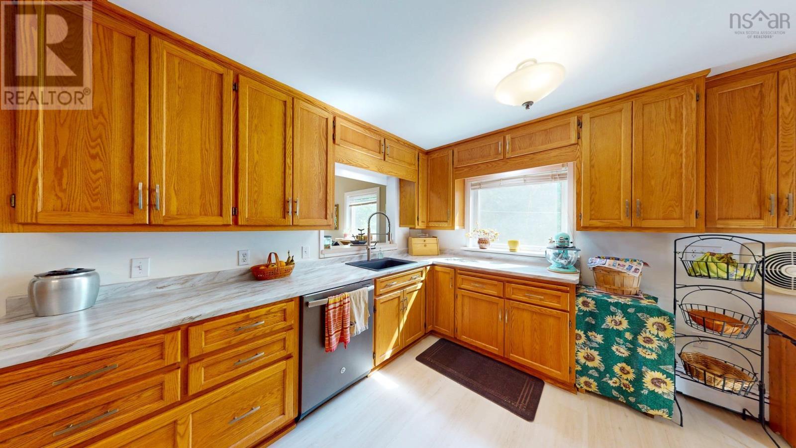 11 Parkview Road Property Photo 5