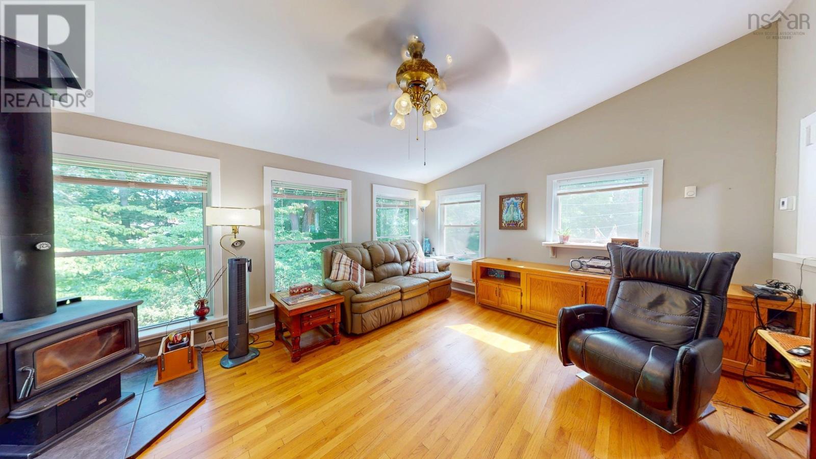 11 Parkview Road Property Photo 7