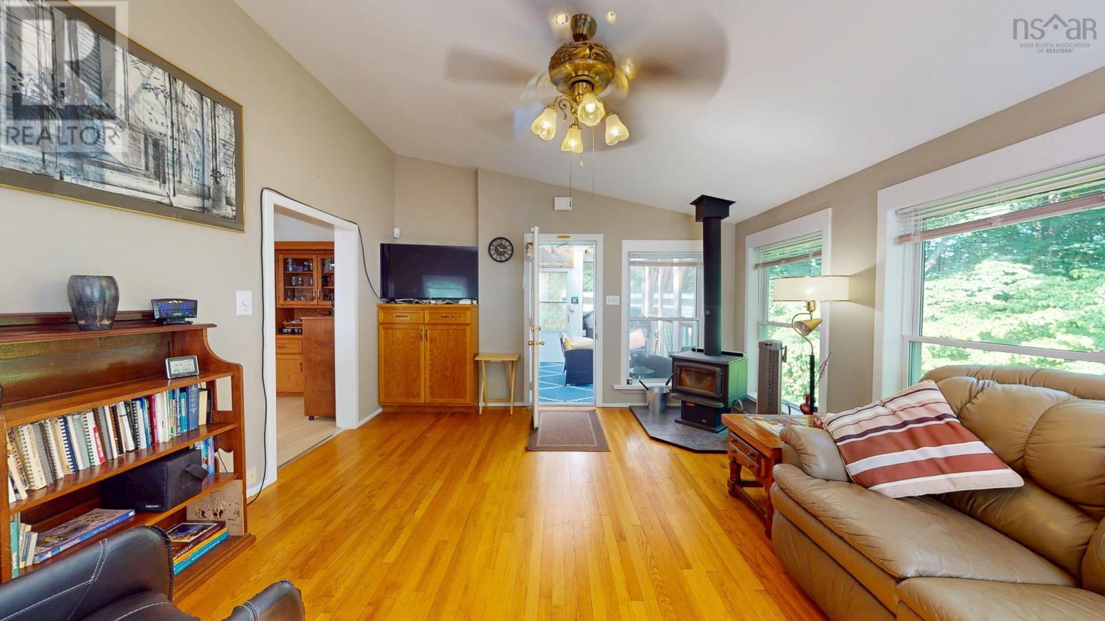 11 Parkview Road Property Photo 8