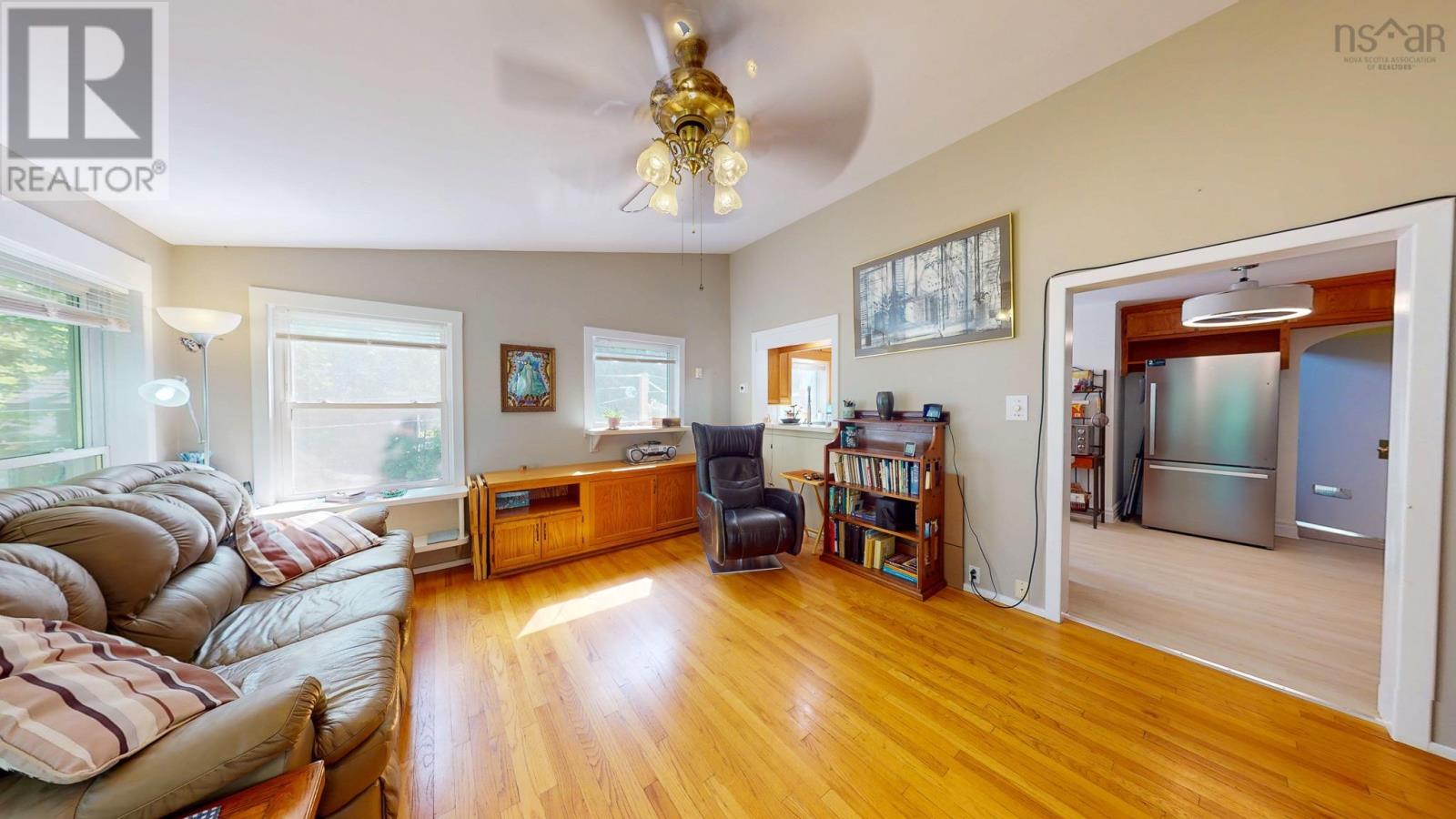 11 Parkview Road Property Photo 12