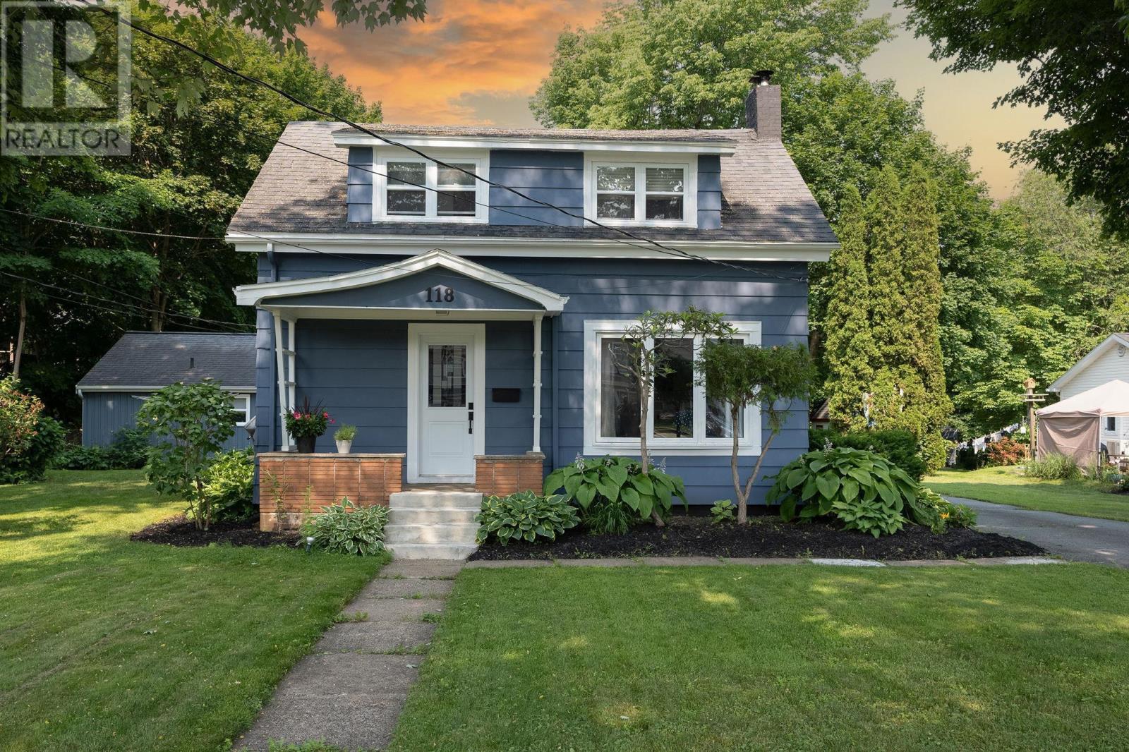 118 Belcher Street