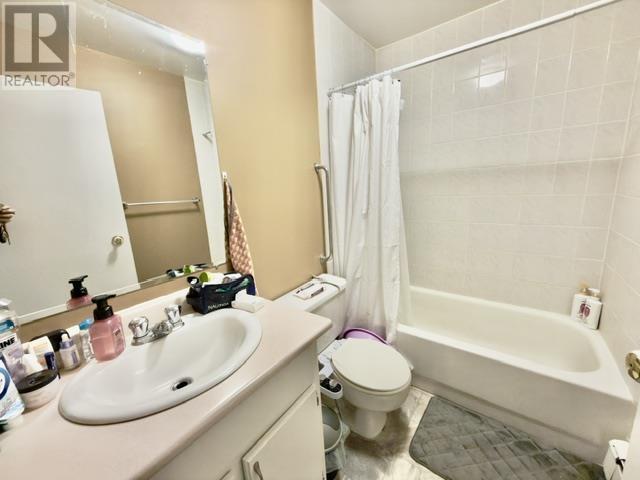 446 Maddix Crescent Property Photo 7