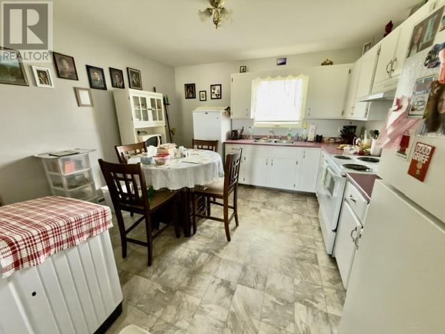 446 Maddix Crescent Property Photo 10