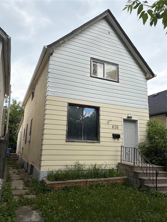 626 Toronto Street Property Photo 2