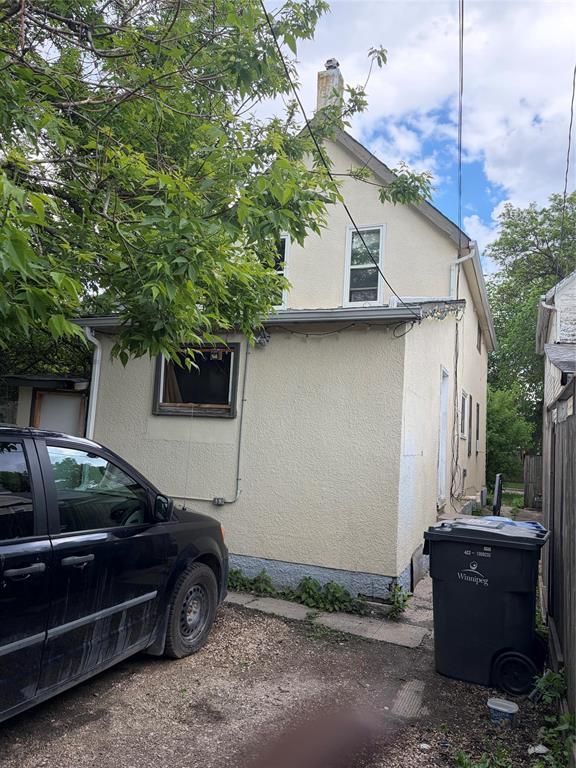 626 Toronto Street Property Photo 10