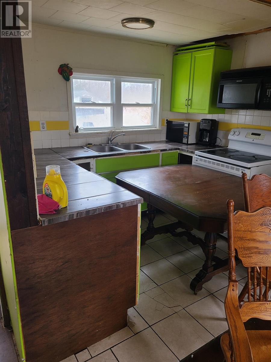 2070 Cape Bear Road Property Photo 7