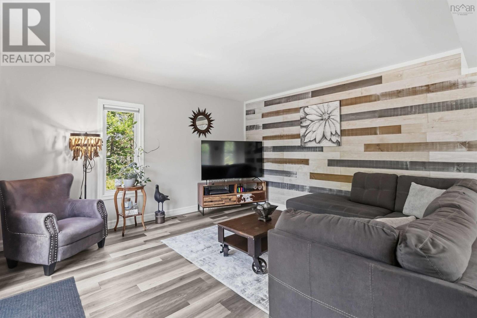 1549 East Dalhousie Road Property Photo 8