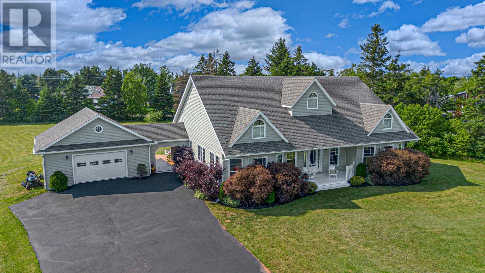 2 MULLAGHMORE Drive Property Photo 1