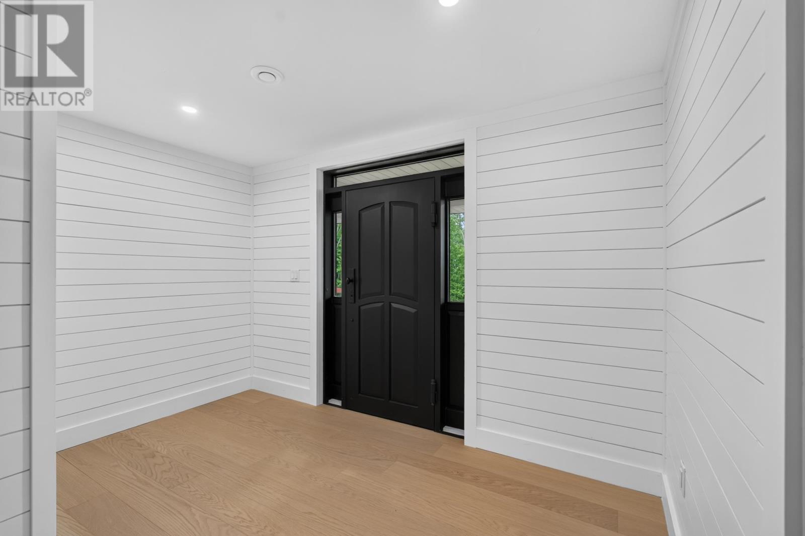 1685 Kingston Road Property Photo 4