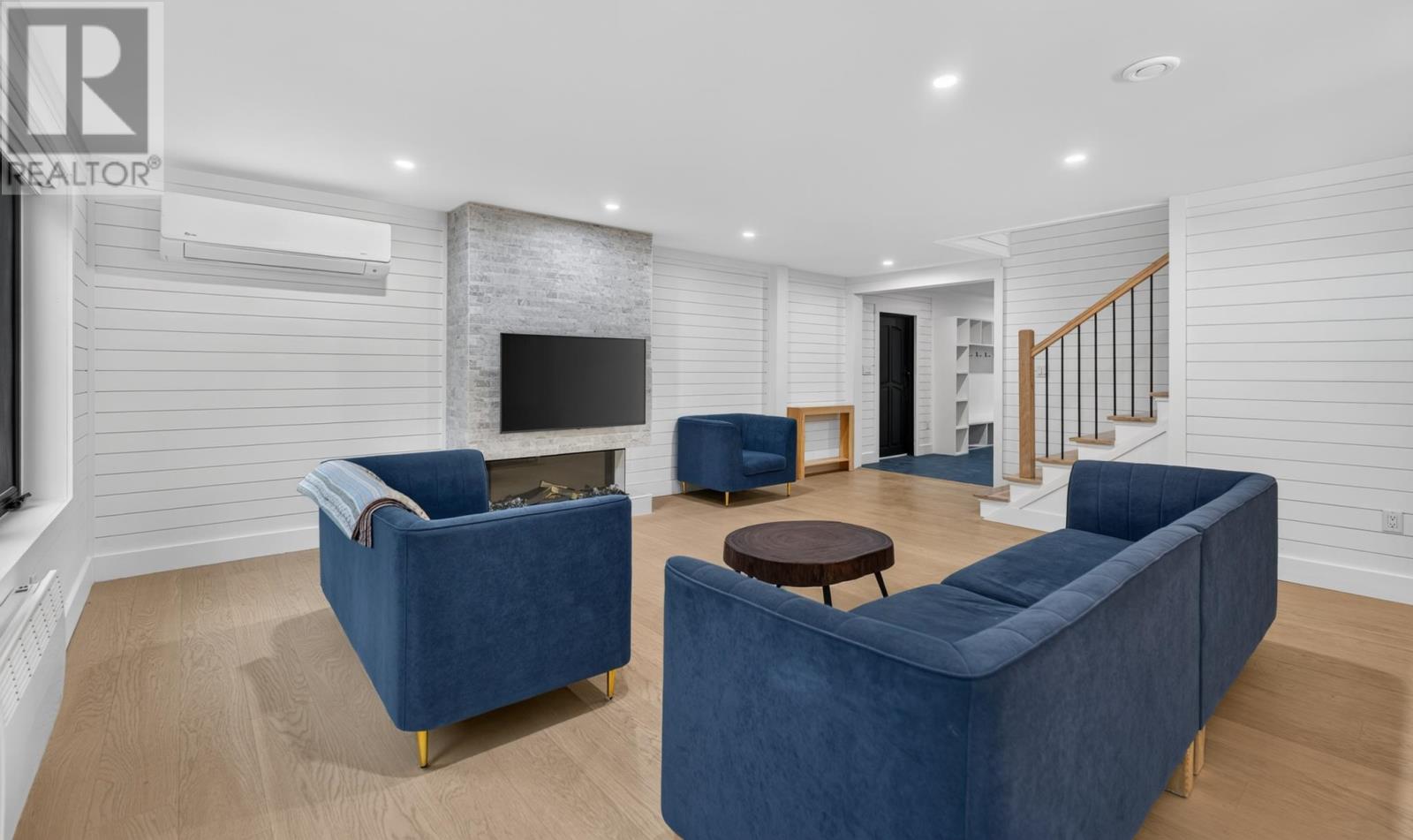 1685 Kingston Road Property Photo 18