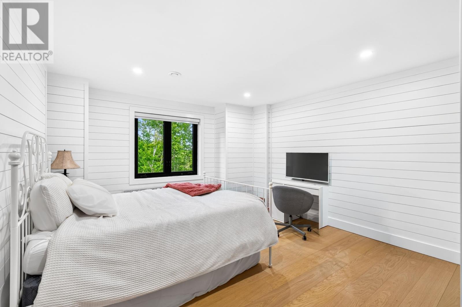 1685 Kingston Road Property Photo 32