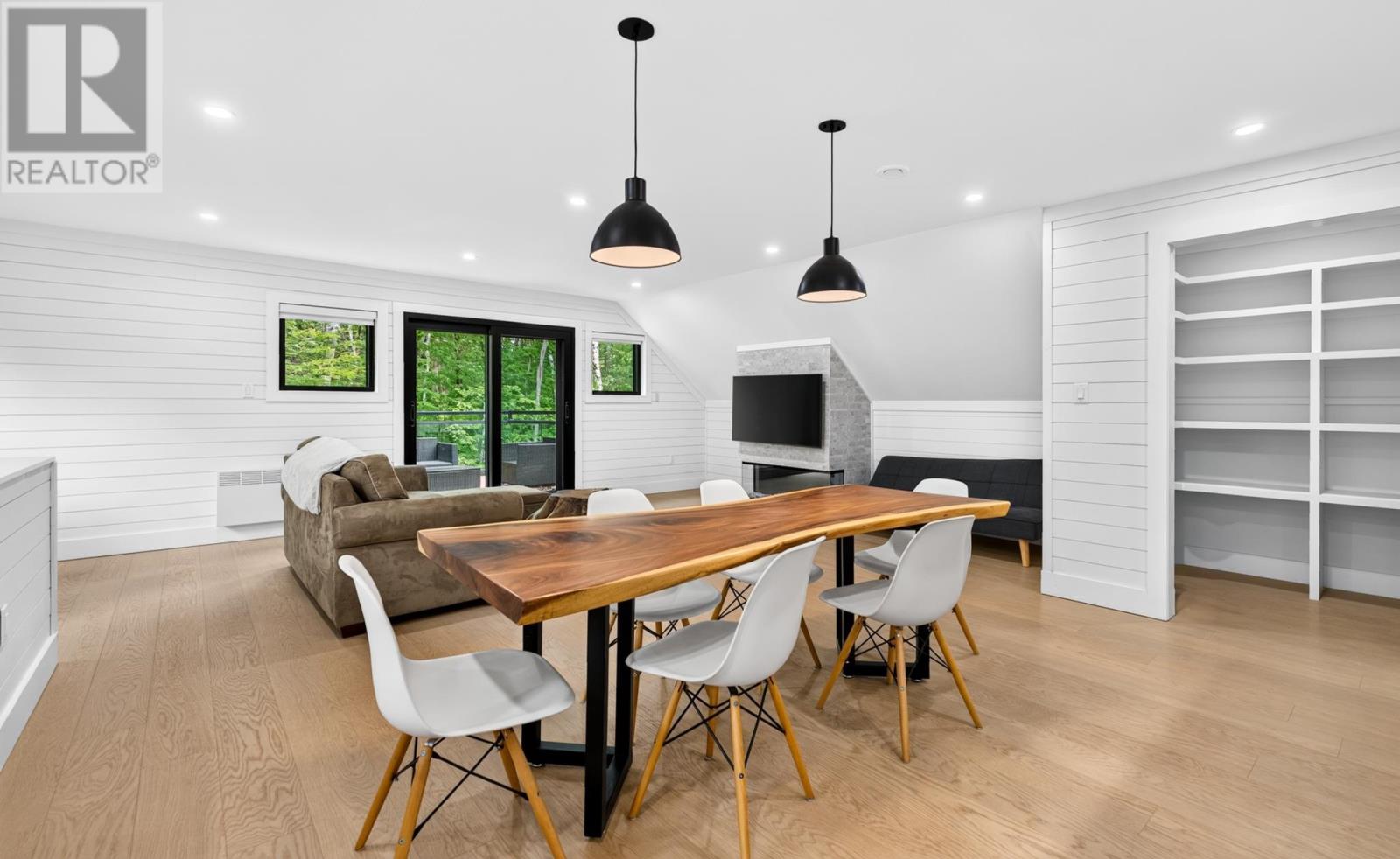 1685 Kingston Road Property Photo 40