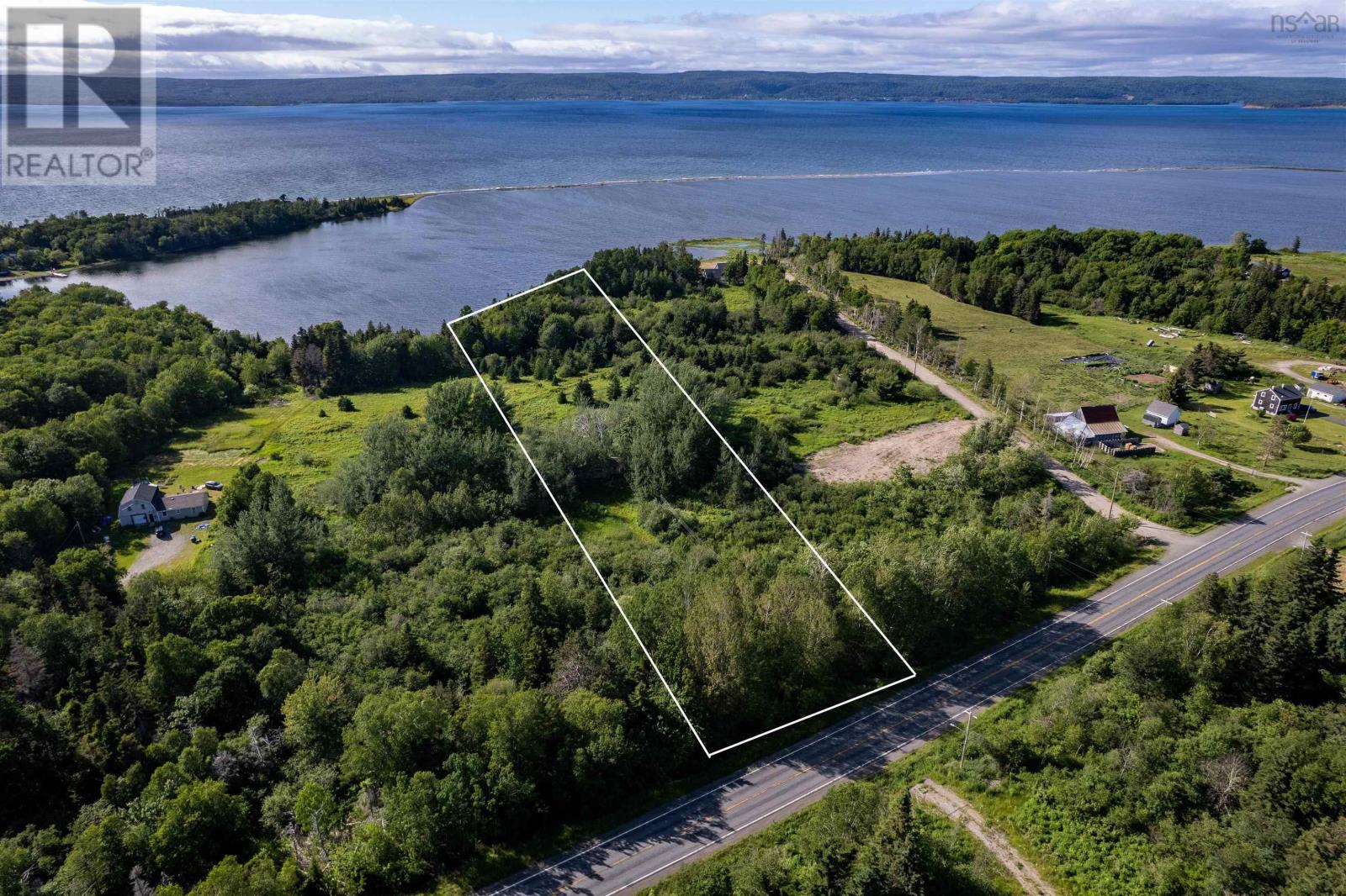 7984 East Bay Highway Property Photo 1