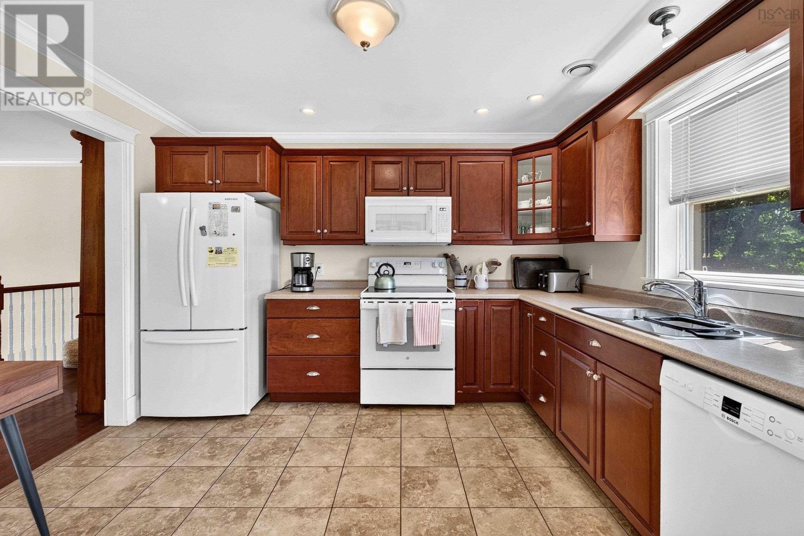 355 College Road Property Photo 13