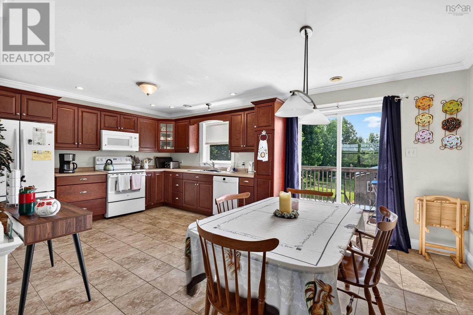 355 College Road Property Photo 15