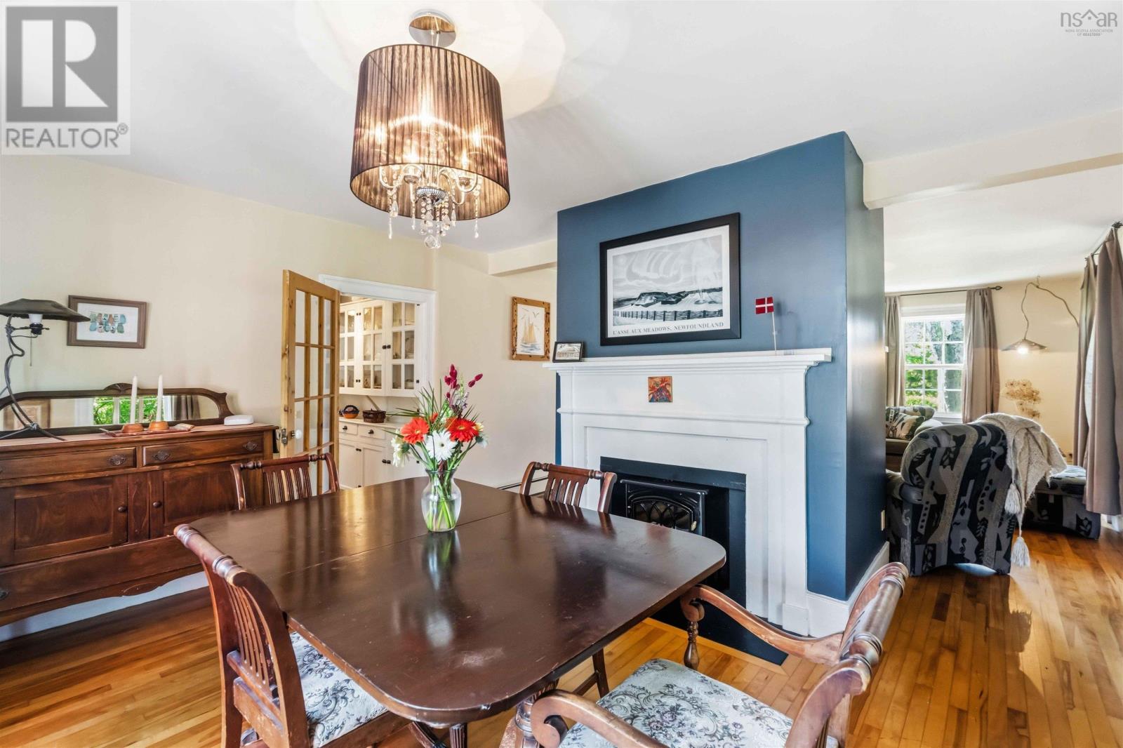 371 Granville Street E Property Photo 11