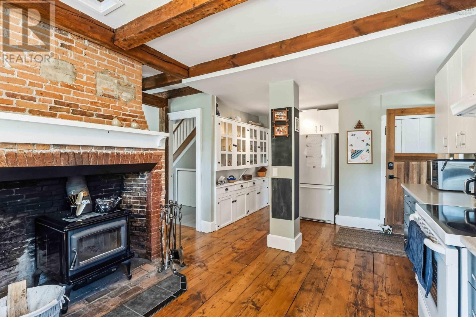 371 Granville Street E Property Photo 15