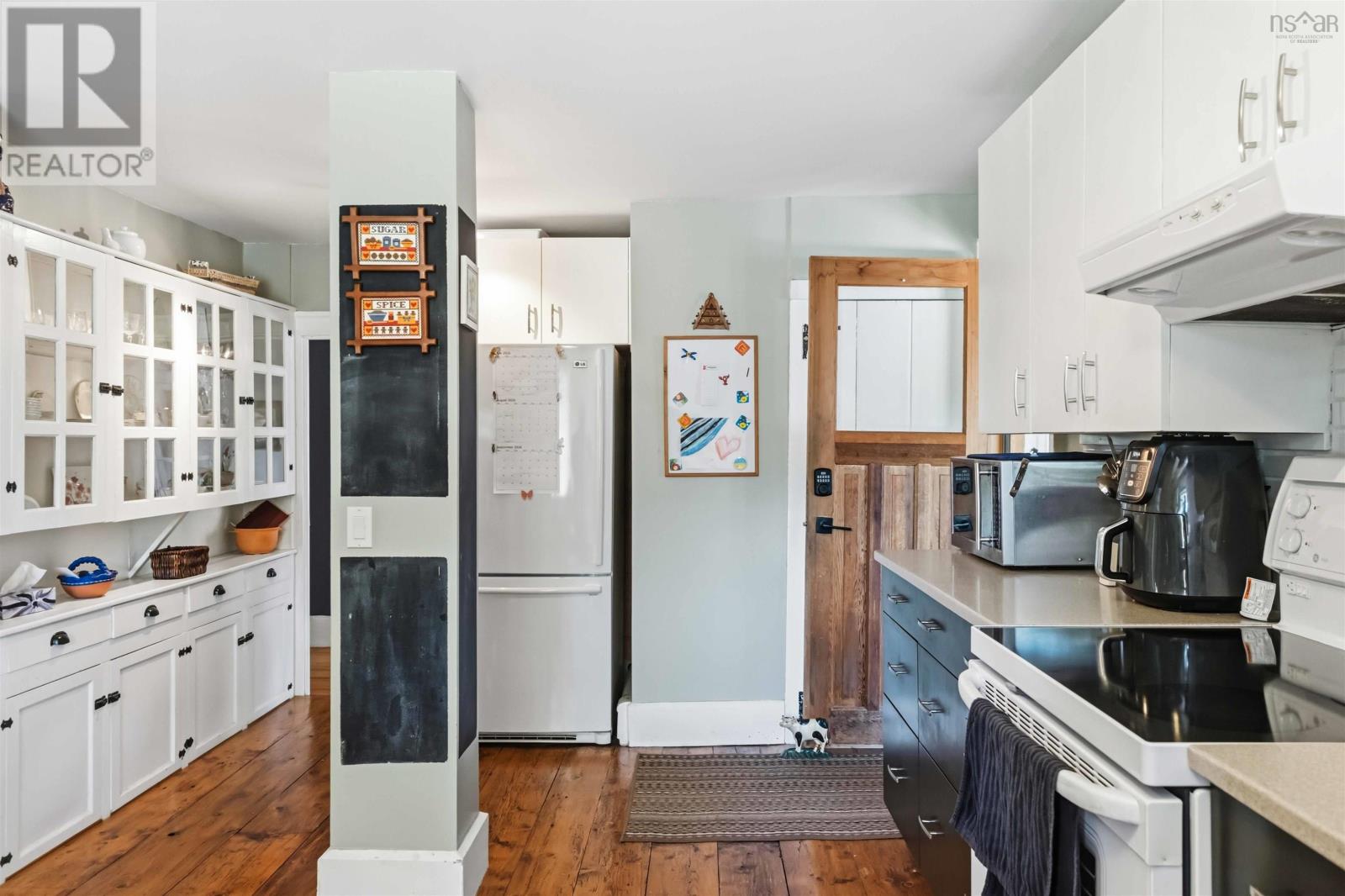 371 Granville Street E Property Photo 17