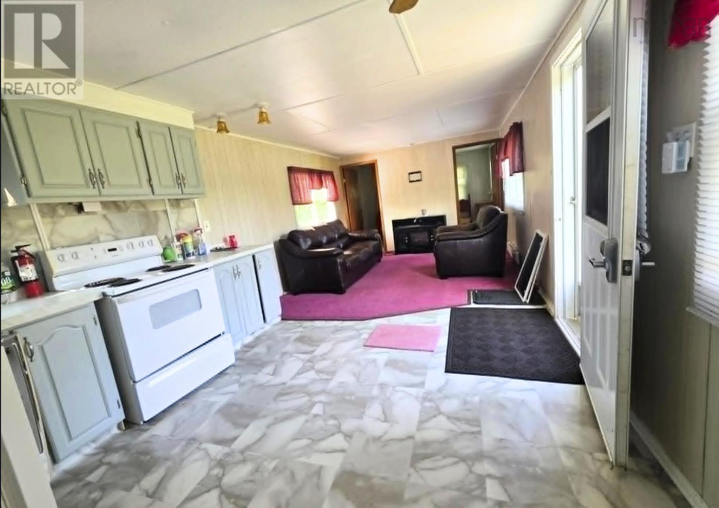 5 Penny Lane Property Photo 15