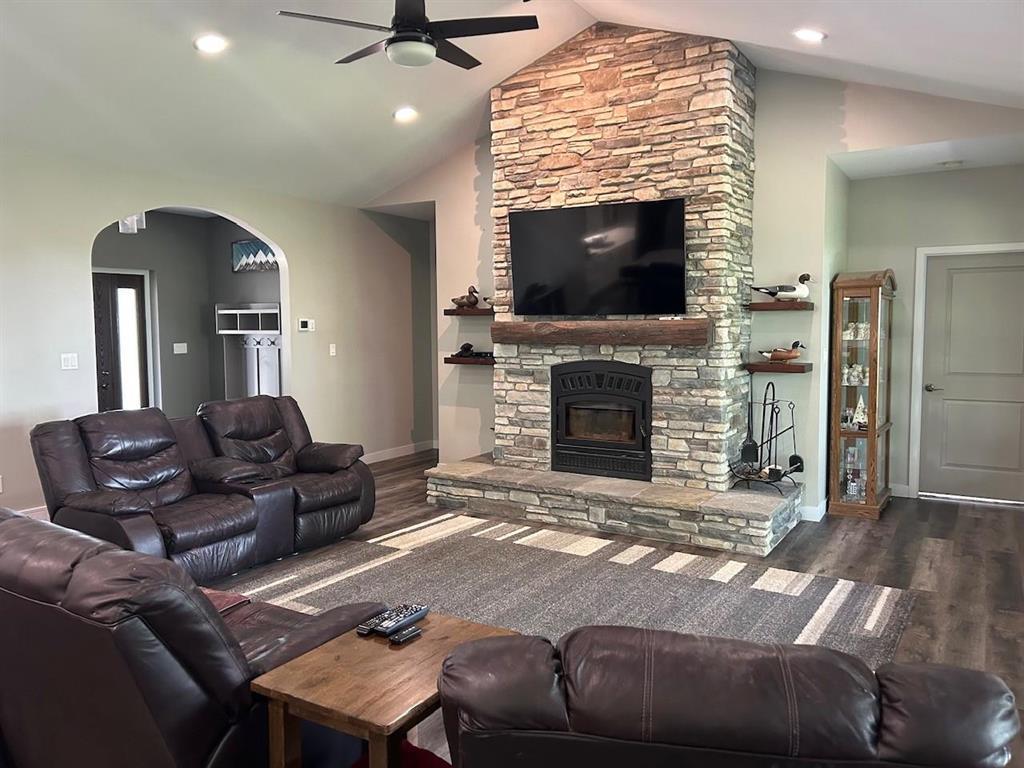 106096 81n Road Property Photo 2