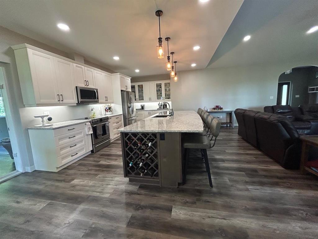 106096 81n Road Property Photo 7