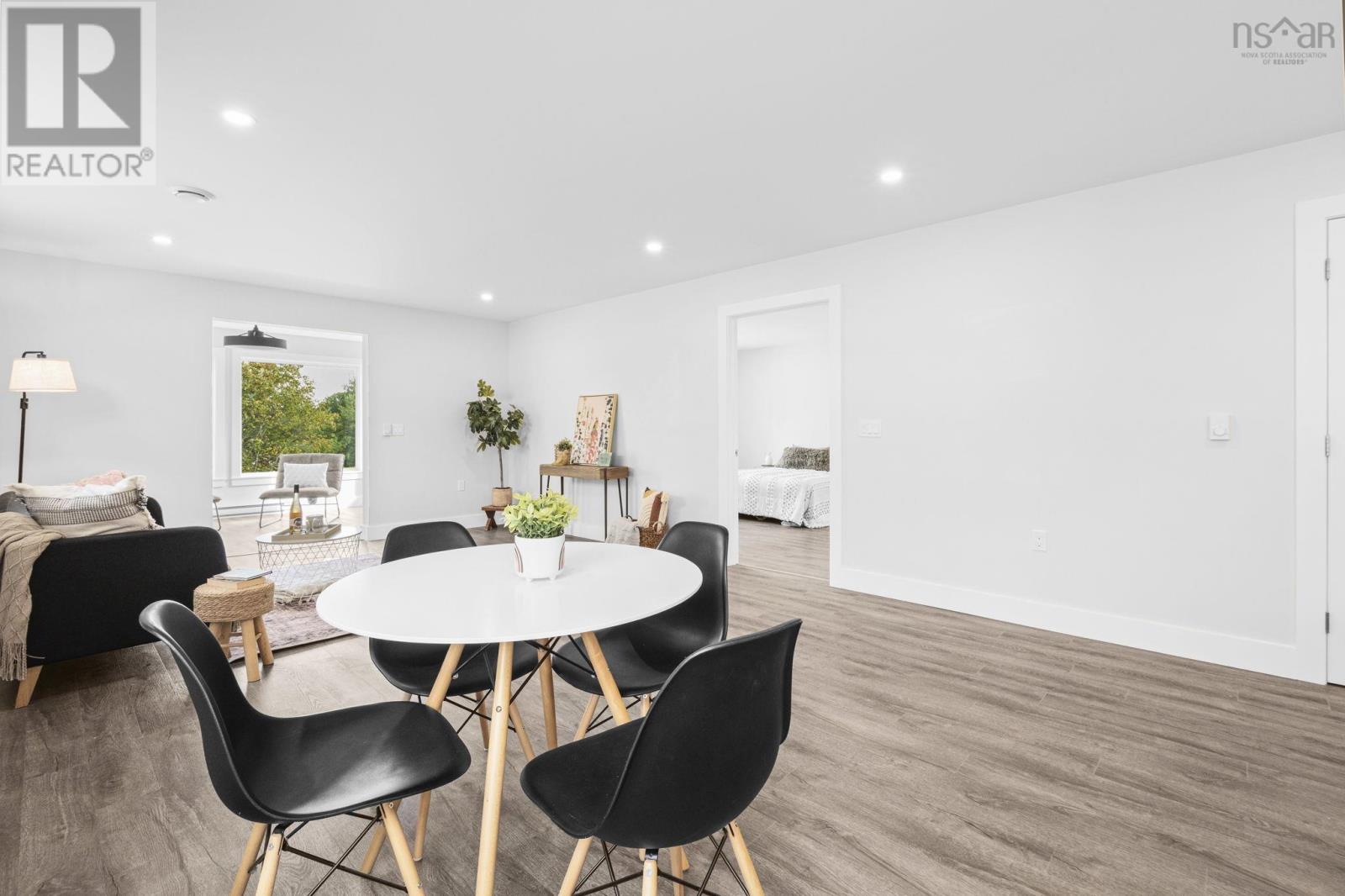 36 Pemberton Avenue Property Photo 18