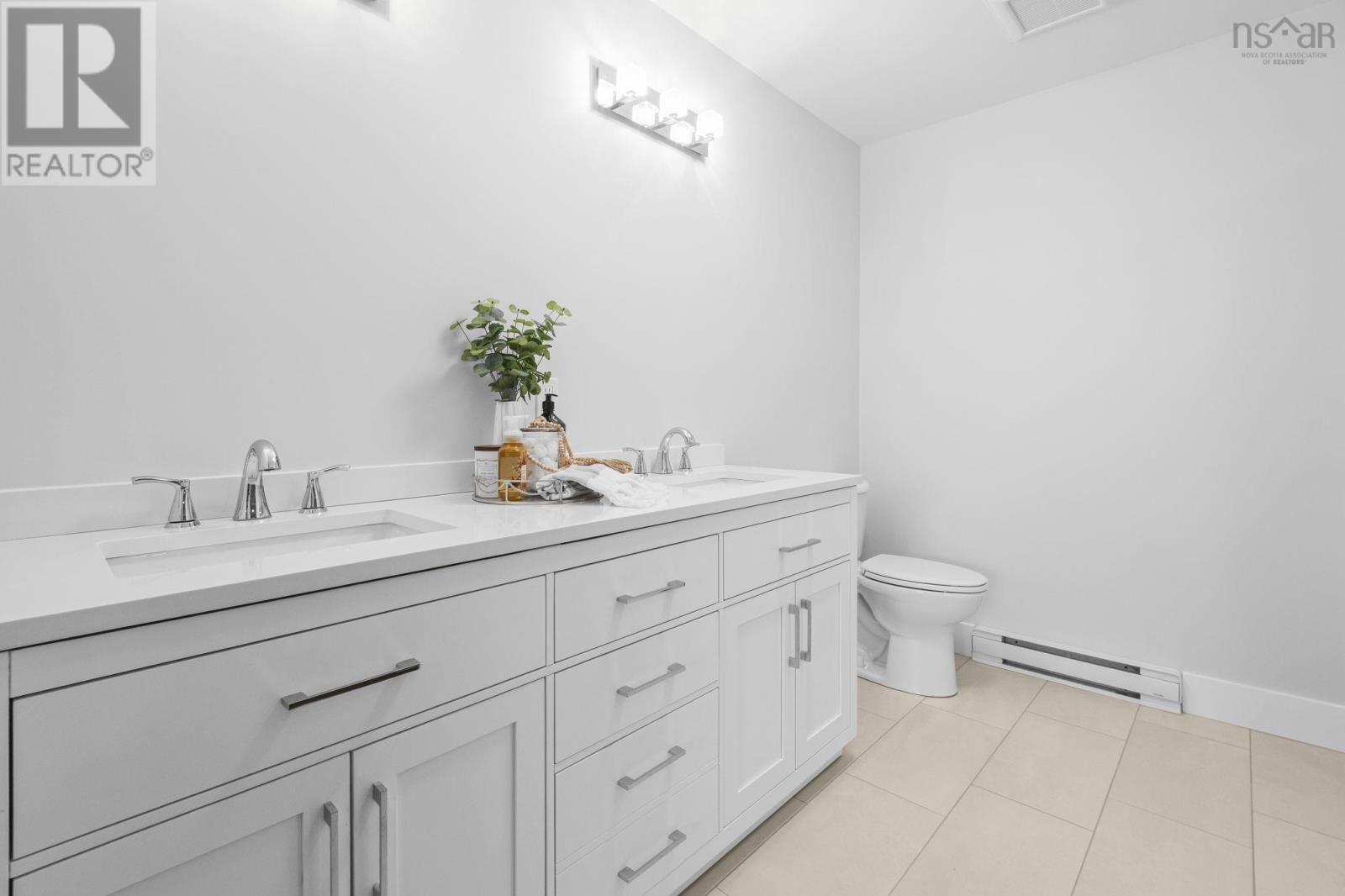 36 Pemberton Avenue Property Photo 29